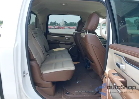 2019 Ram 1500 Laramie 4X2 5'7 Box z USA, uszkodzony, nr VIN 1C6RREJT6KN838582